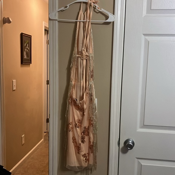 NWOT Gorgeous 20s Flapper Style Dress size M in cream and gold color - Picture 3 of 5